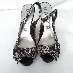 UNISA Women’s Shoes Fabric  Black White Peep Toe 4" High Heels Siz 8.5M